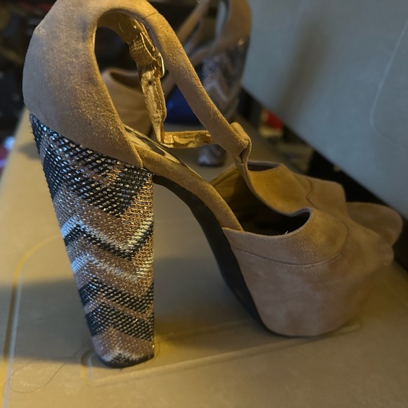 Jessica Simpson heels - Picture 5 of 7